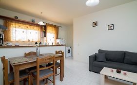 En Elladi Apartment